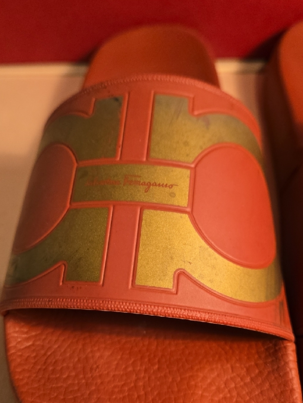 SALVATORE FERRAGAMO Men's 11M Red & Gold GROOVE Slides FLIP-FLOPS #423 - Picture 5 of 16